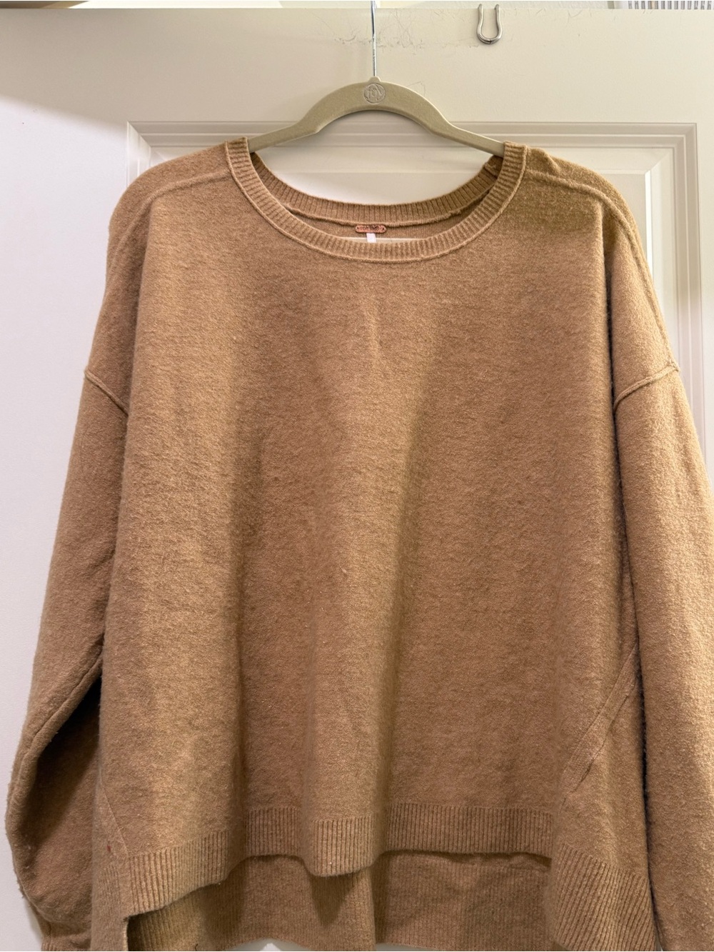 Free People Luna Pullover
Camel Heather